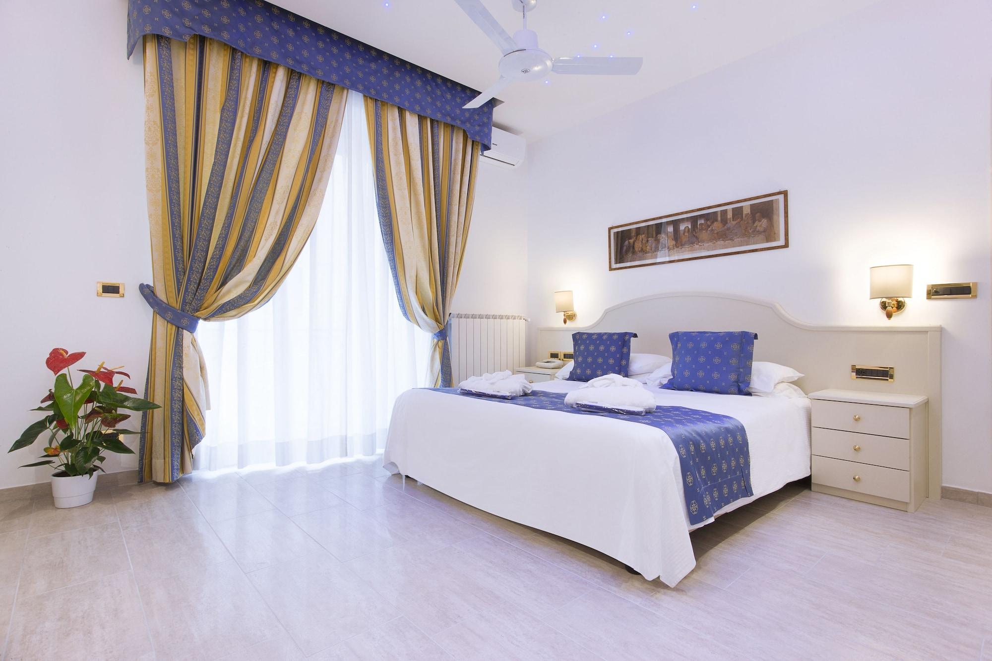 Hotel Ristorante Toscana Алассио Экстерьер фото